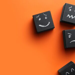 ESTRATEGIAS DE GESTIÓN DE LAS EMOCIONES EN EL ENTORNO LABORAL